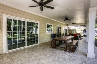 24 Edgewood Forest Ct in The Woodlands, TX - Building Photo - Building Photo