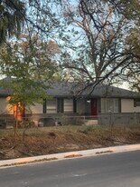 116 W Strickland St, Unit 116 in Del Rio, TX - Building Photo