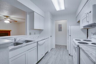 8701 Schick Rd-Unit -Unit C in Austin, TX - Building Photo - Building Photo