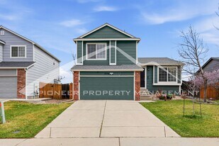 5556 S Yakima Way in Aurora, CO - Building Photo