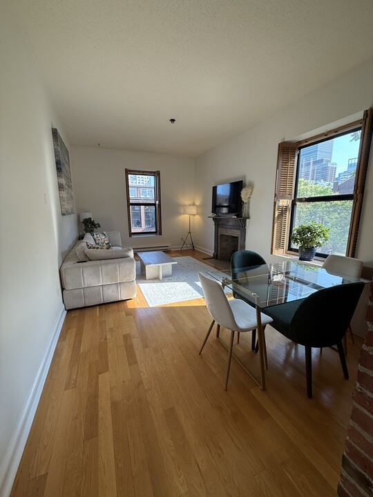 160 Commonwealth Ave, Unit 422 in Boston, MA - Building Photo