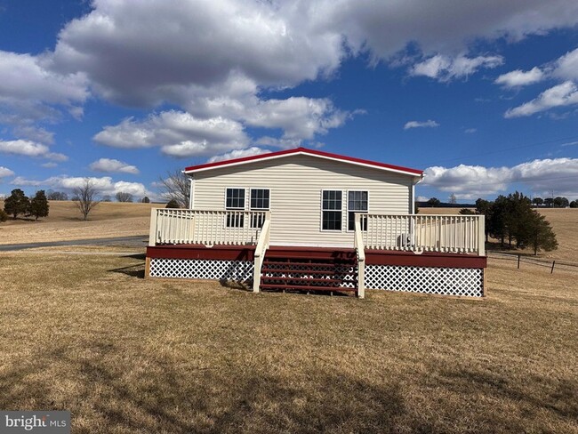 177 Halcyon Ln, Unit 1 in Berkeley Springs, WV - Building Photo - Building Photo