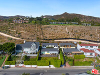 25121 Malibu Rd in Malibu, CA - Foto de edificio - Building Photo