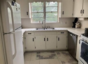 1515 Beech Valley Way NE in Atlanta, GA - Building Photo - Building Photo