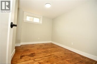 118 Taylor Ave in Cambridge, ON - Building Photo - Building Photo