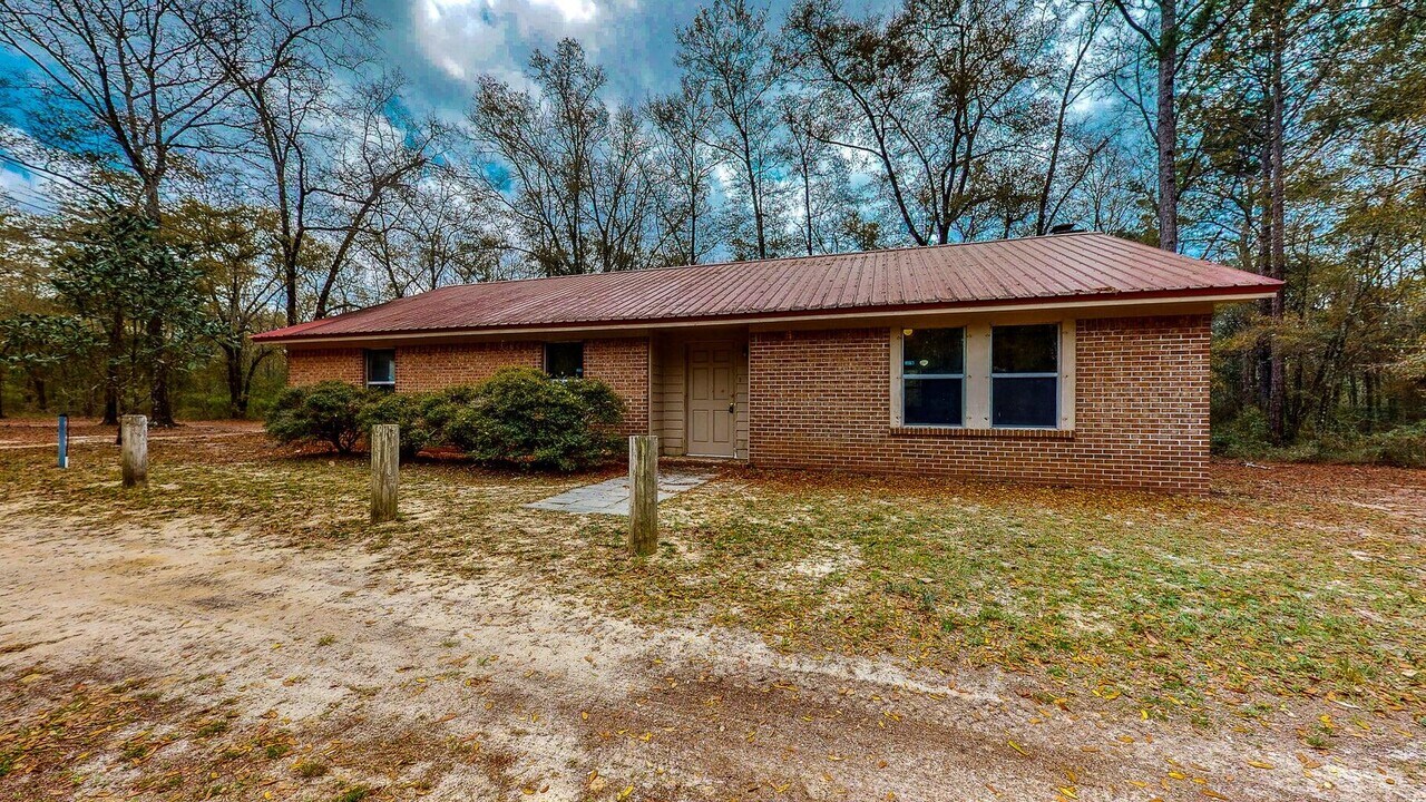 163 S Davis Ln in Defuniak Springs, FL - Building Photo