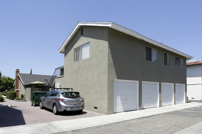 3805 S Ross St in Santa Ana, CA - Building Photo - Building Photo