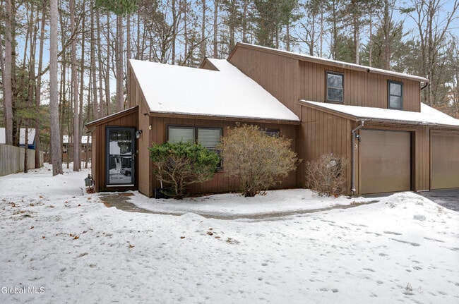 property at 9 Wake Robin Rd