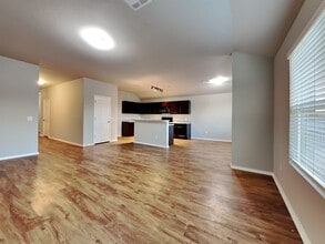 11545 NW 100th St in Yukon, OK - Foto de edificio - Building Photo