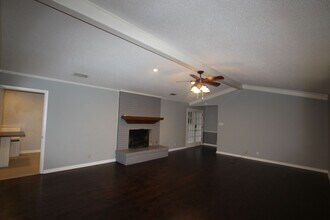 1216 Kingspark Dr in Tyler, TX - Building Photo - Building Photo