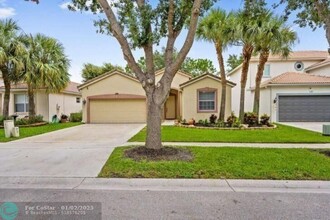 122 Seminole Lakes Dr in Royal Palm Beach, FL - Building Photo - Building Photo