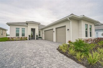9115 Wisteria Wy in Naples, FL - Building Photo - Building Photo