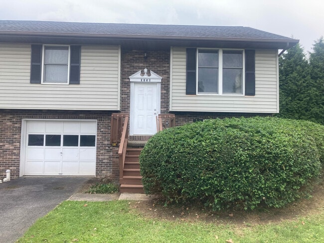 property at 3138 Shellers Bend