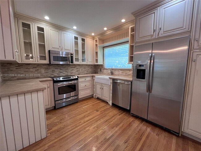 1452 Urbino Ave in Coral Gables, FL - Building Photo - Building Photo