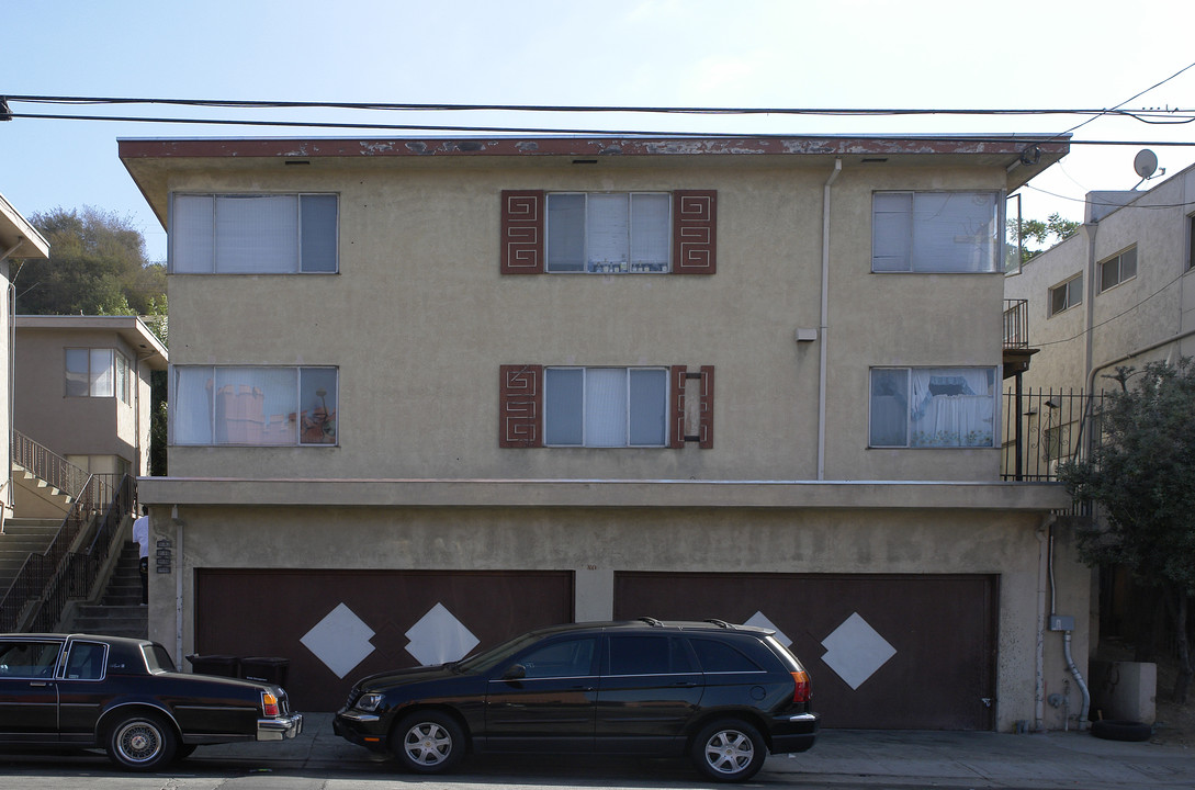 8642-8648 Macarthur Blvd in Oakland, CA - Building Photo