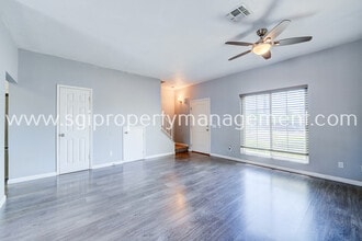 18604 N 33rd Dr in Phoenix, AZ - Foto de edificio - Building Photo