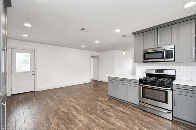 property at 4274 Bethel Blvd