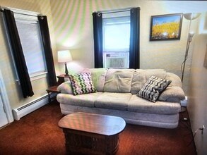 1711 Magnolia Ave, Unit A1 in Hatboro, PA - Building Photo - Building Photo