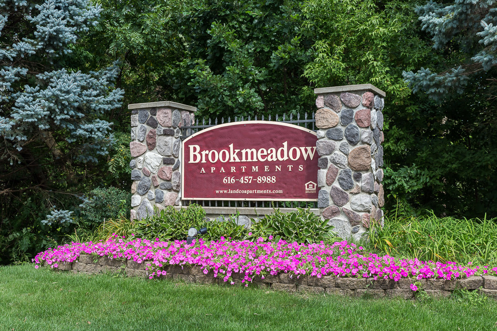 Brookmeadow Apartments in Grandville, MI - Building Photo