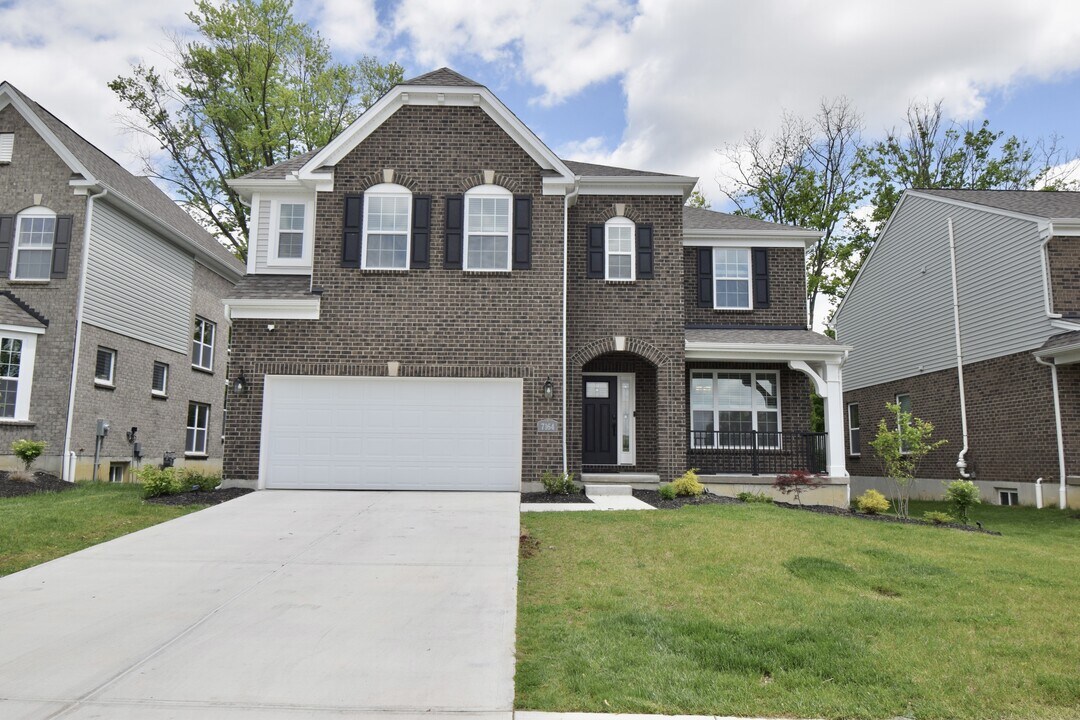 7164 Glenvalley Dr in Cincinnati, OH - Building Photo