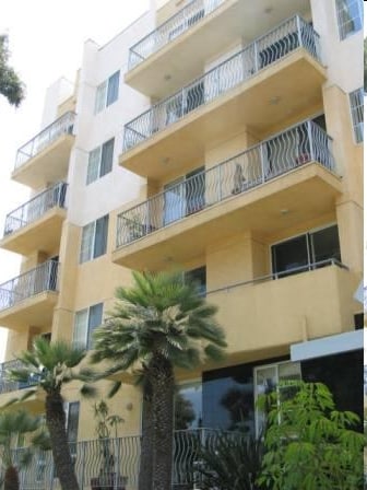 St. Tropez in Marina Del Rey, CA - Foto de edificio - Building Photo