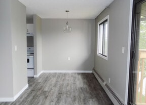 8111-8196 StreetBlock D - 323 in Grande Prairie, AB - Building Photo