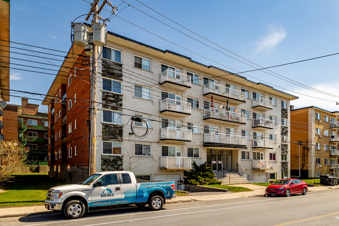 3410 Victoria in Montréal, QC - Building Photo