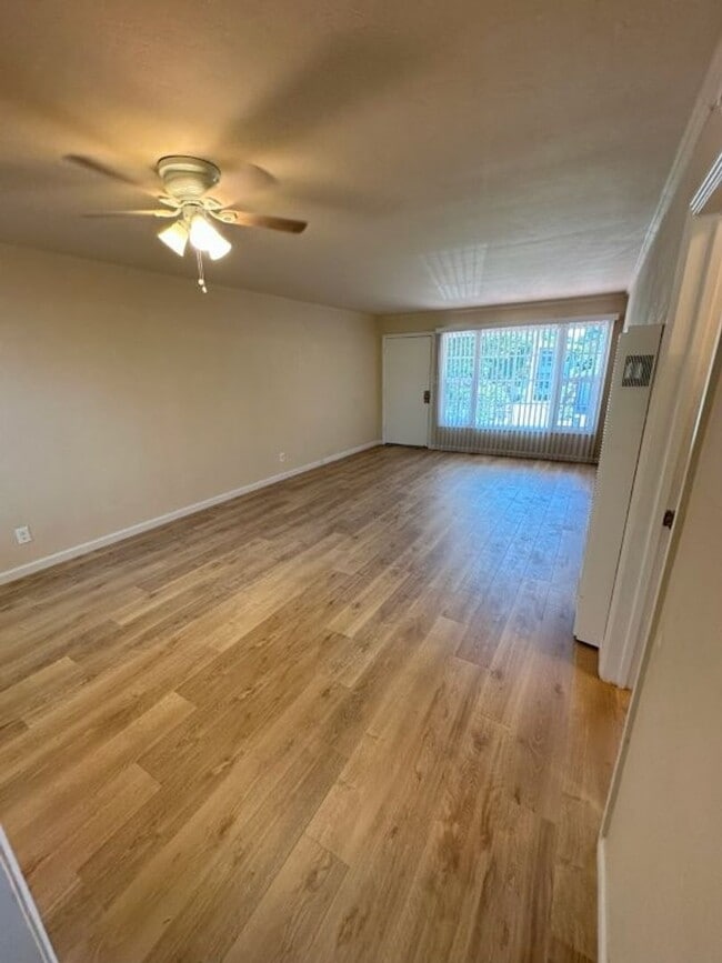 724 Dutton Ave in San Leandro, CA - Building Photo - Building Photo