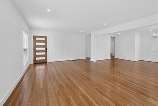 2560 Rogers Ave in Fort Worth, TX - Building Photo - Building Photo