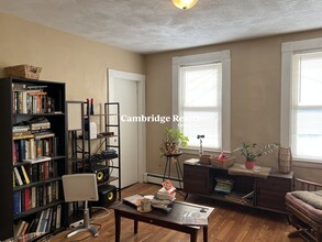 273 Cardinal Medeiros Ave in Cambridge, MA - Building Photo - Building Photo