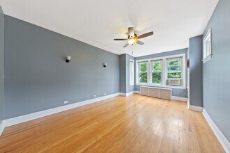 2503 N Washtenaw Ave in Chicago, IL - Building Photo - Building Photo