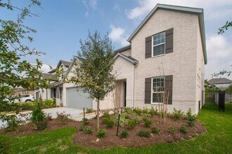 155 Renodes Garden Ln in Tomball, TX - Building Photo - Building Photo