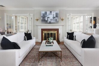 1010 Centre St in Newton, MA - Building Photo - Building Photo