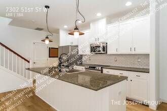 7302 51st St W in University Place, WA - Building Photo - Building Photo