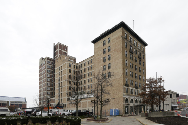 Hoffman Hotel Apartments in South Bend, IN - Foto de edificio - Building Photo