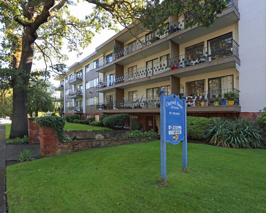 Chartwell House in Victoria, BC - Building Photo