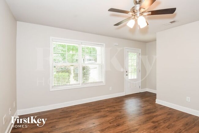 property at 2520 Belaire Dr