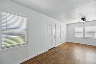 1205 Hamsted St in Fort Worth, TX - Building Photo - Building Photo