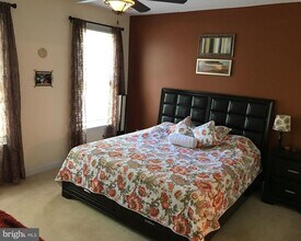 102 Burnet Crescent in Trenton, NJ - Building Photo - Building Photo