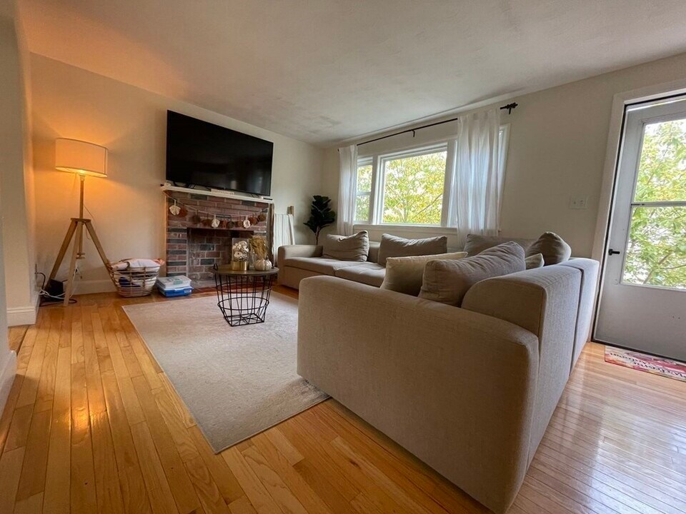 23 Clyde Terrace in Arlington, MA - Building Photo