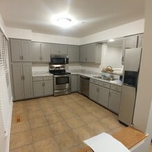 12115 Ivory Fashion Ct in Laurel, MD - Foto de edificio - Building Photo