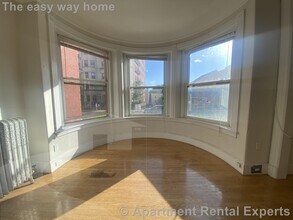 891 Massachusetts Ave in Cambridge, MA - Building Photo - Building Photo