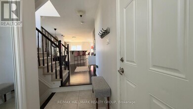 207 Cayman Rd in Ottawa, ON - Building Photo - Building Photo