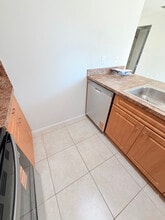 1102 SE 8th Terrace, Unit D in Cape Coral, FL - Building Photo - Building Photo