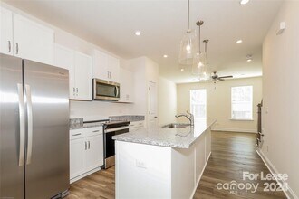2107 S Msn Ln in Charlotte, NC - Building Photo - Building Photo
