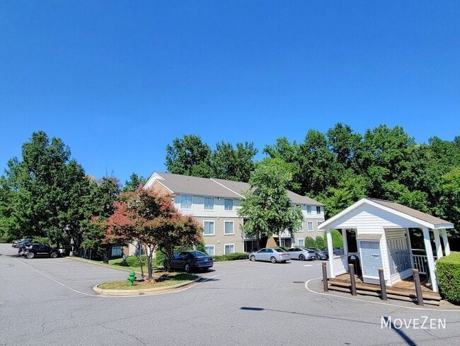 9515 University Terrace Dr in Charlotte, NC - Building Photo - Building Photo