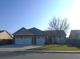 5715 Quebec Ave in Bakersfield, CA - Building Photo