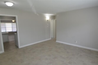 5039 Dickens Rd in Houston, TX - Building Photo - Building Photo