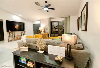 2596 River Reach Dr in Naples, FL - Building Photo - Building Photo