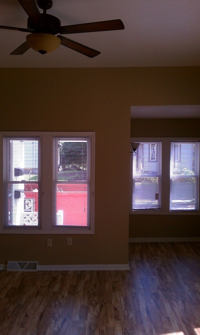2443 S Logan Ave in Milwaukee, WI - Building Photo - Building Photo